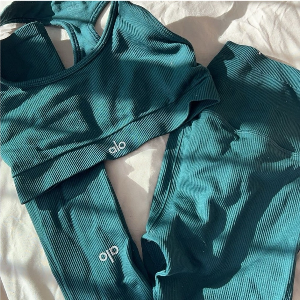 Alo Yoga Forest Green Seamless Legging and Bra Set